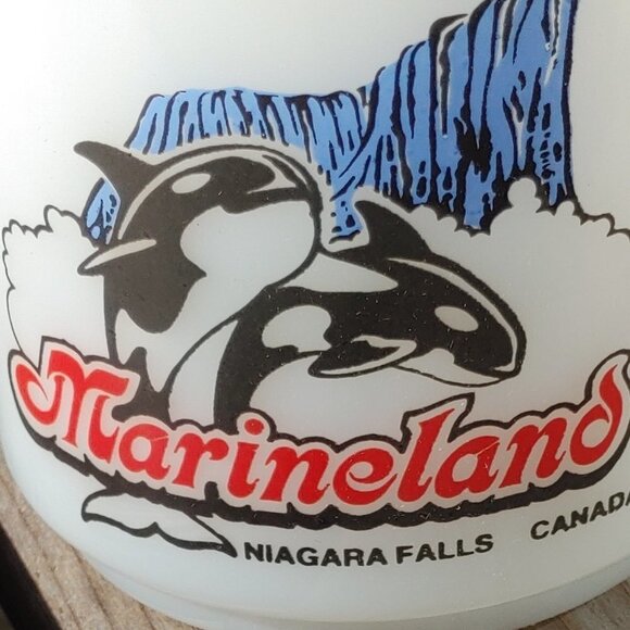 Vintage Milk Glass Marine Land Niagara Falls Canada Mug - Picture 2 of 5